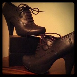 Black leather platform shoe stilettos