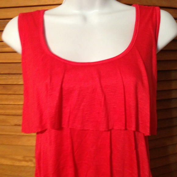 🔴Sold in bundle🔴🌺NWOT, Tiered soft knit top - Picture 2 of 4