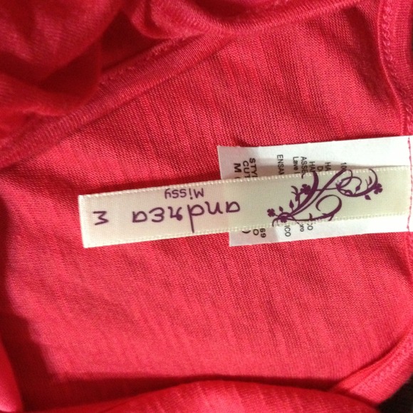 🔴Sold in bundle🔴🌺NWOT, Tiered soft knit top - Picture 4 of 4