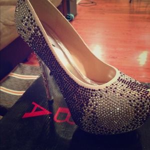 Alba heels worn one time for less than an hour!!!