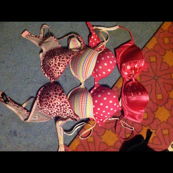 ❌Sold Victoria's Secret bras bundle of 4!