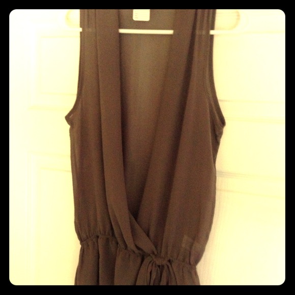 ✨Reduced✨Tan sheet top