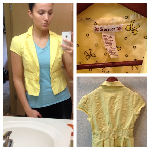 Adorable Short-sleeve Yellow Jacket