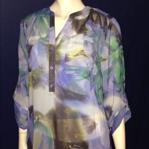 V neck 3 button floral top blue🚫sold