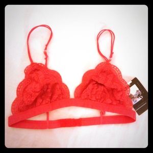 SOLD --- Fuschia/pinkish lace bralet