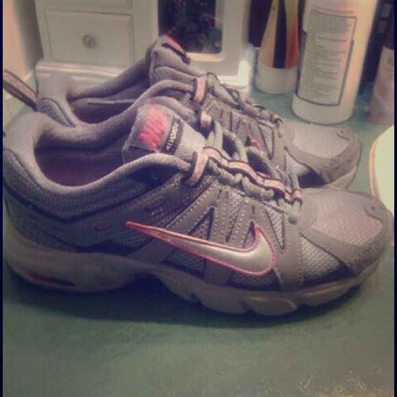 Nike air tennis shoes, pink and grey CLOSING SALE