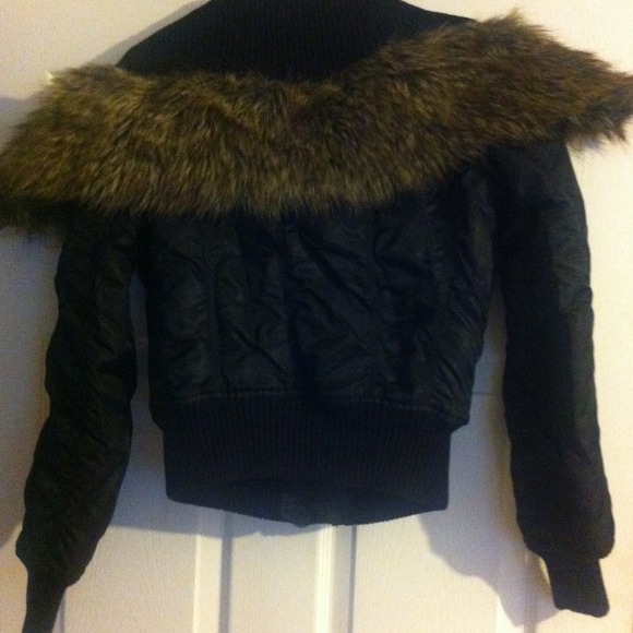 Puffyjacket - Picture 2 of 4