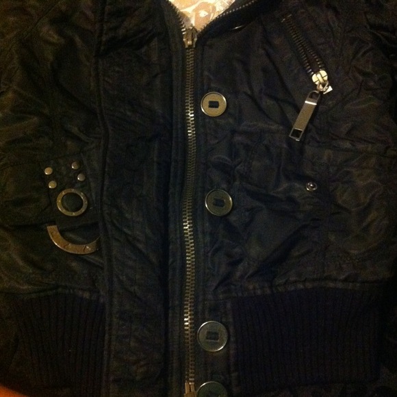 Puffyjacket - Picture 3 of 4