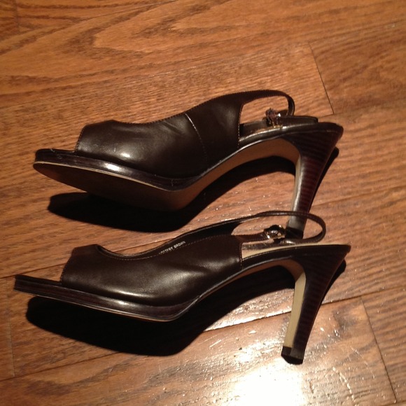 💋SoLD💋Apt 9 chocolate brown sling back heels