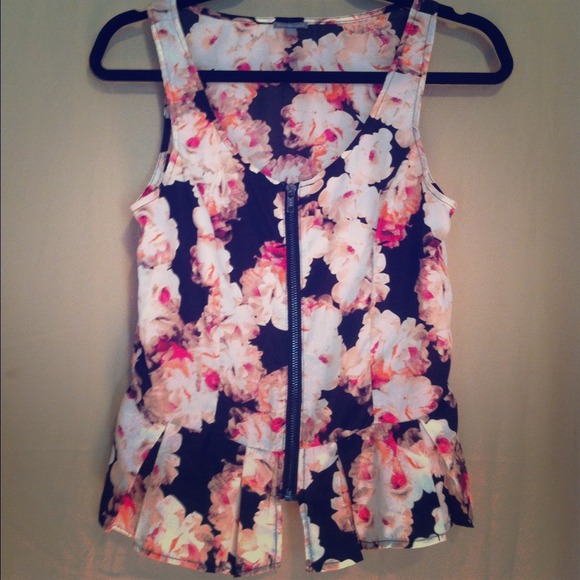 Floral Zip-up Top