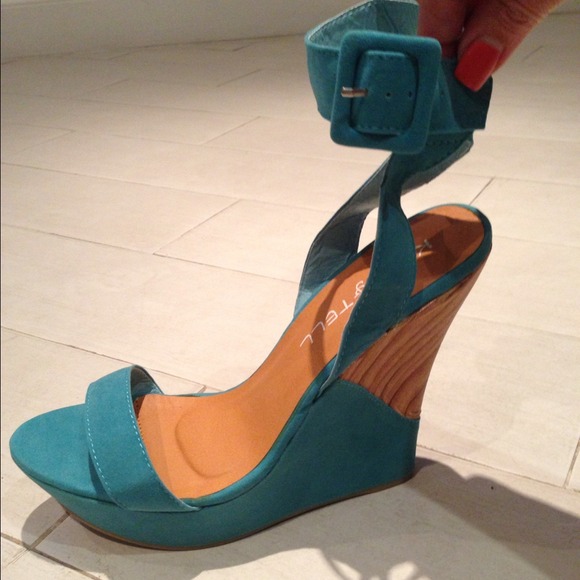 Wedges in Sale!!