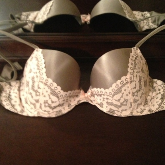 Victoria secret bra!
