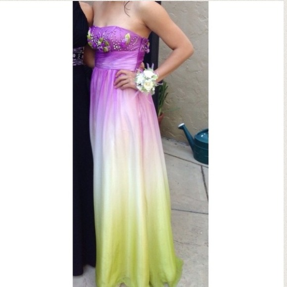 Prom dress - Picture 2 of 3