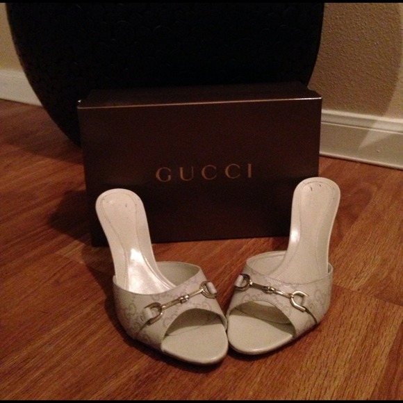 -BUNDLED TRADE-100% Authentic Gucci slide ons