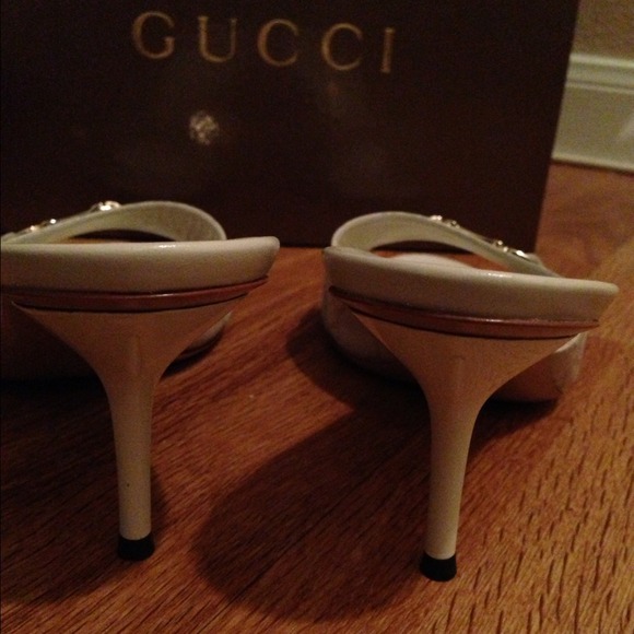 -BUNDLED TRADE-100% Authentic Gucci slide ons - Picture 3 of 4