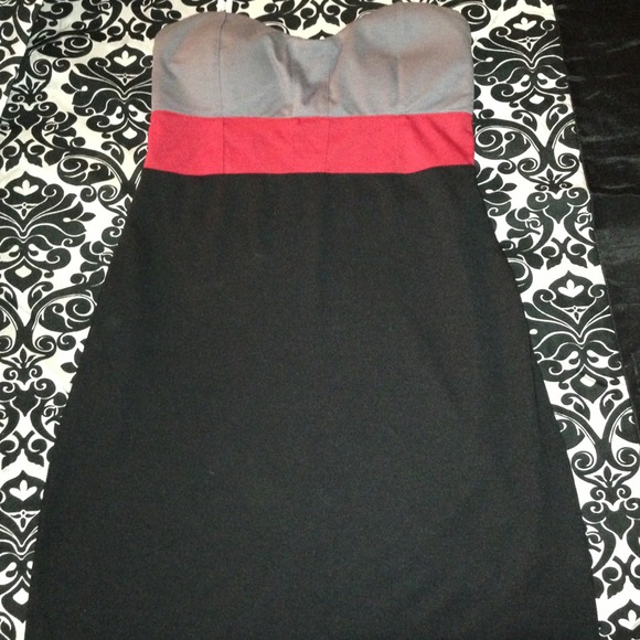 ❌Sold❌Reduced❗Woman's Guess strapless dress !
