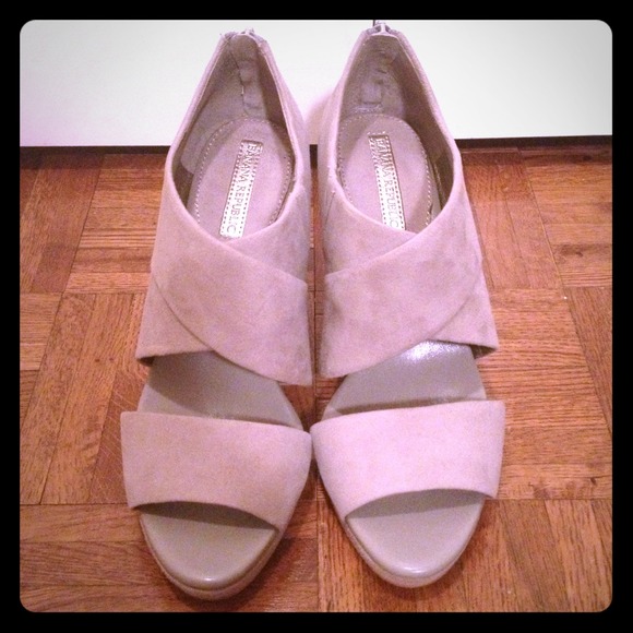 NEW - Banana Republic heels