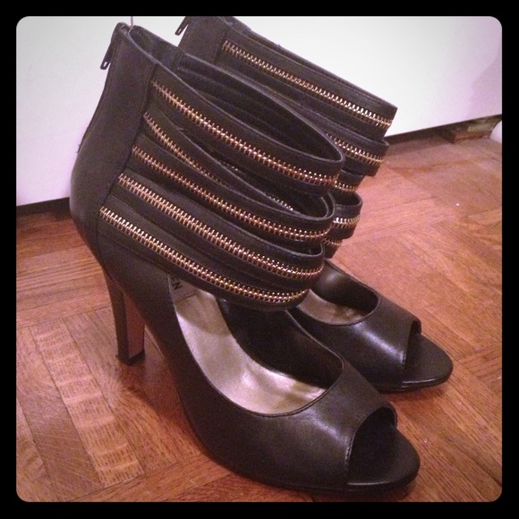 Sexy Steve Madden heels!