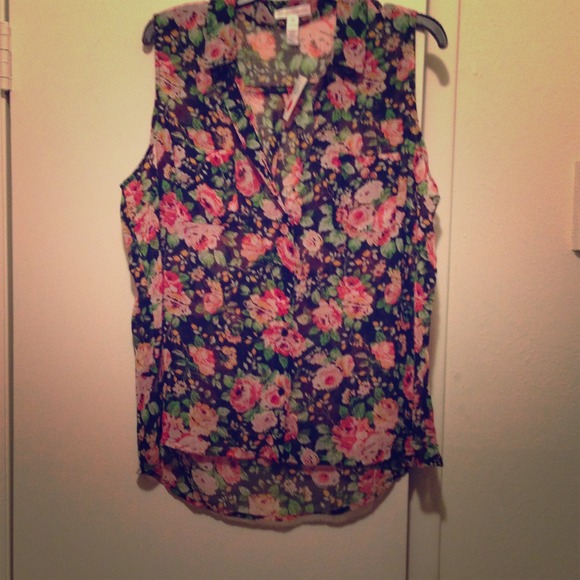 💢Sold/Bundled💢Sheer Hi Low Floral Tank