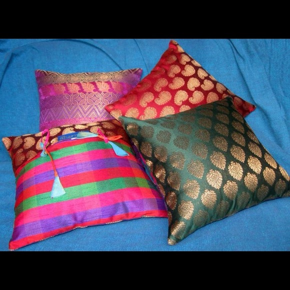 Nice shiny colorful 11 x 11 inches cushion covers!