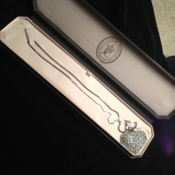 Heart Necklace | comes with box||| REDUCED