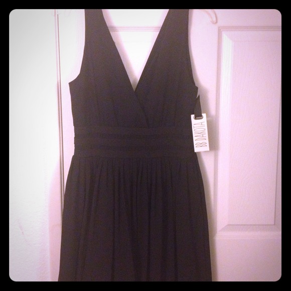 V Neck black empire waist dress - Picture 1 of 2