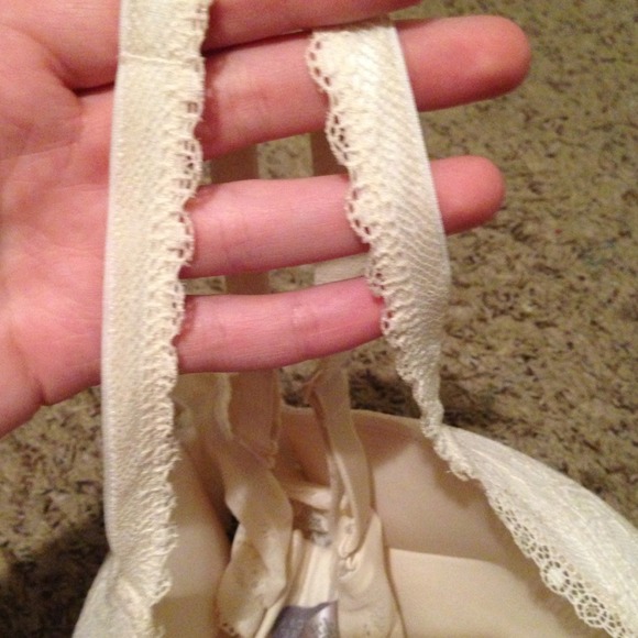 ✋Hold✋Victoria's Secret Miraculous Plunge - Picture 4 of 4