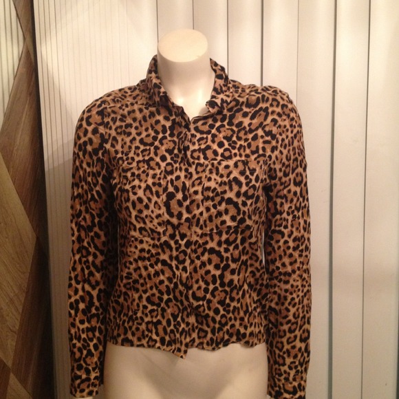 H&M leopard print collared long sleeve button up