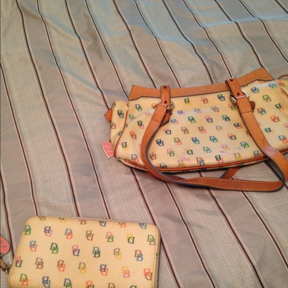 PRICE DROP!! Dooney and bourke bag and wallet