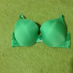 💕💕Traded calilovecookie💕💕Push up bra/perfume🎀