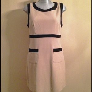 ❌SOLD IN BUNDLE❌ Mod style khaki dress.