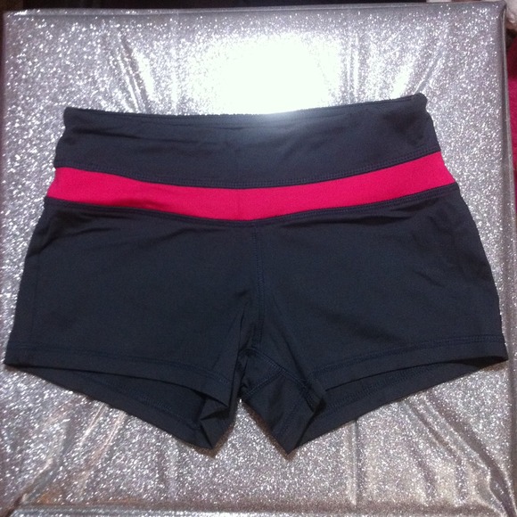❌SOLD❌NWOT Spandex Shorts
