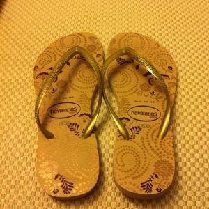 "RESERVED" Havaianas sandals