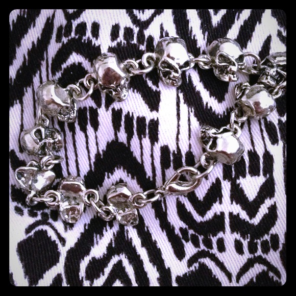 Silver skull bracelet