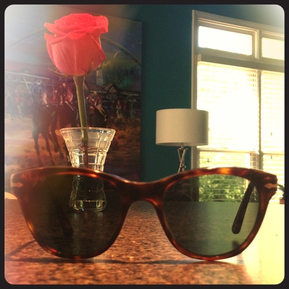 🎈🎈SOLD🎈🎈 1/2 OFF! Authentic Persol Havana - Picture 1 of 4