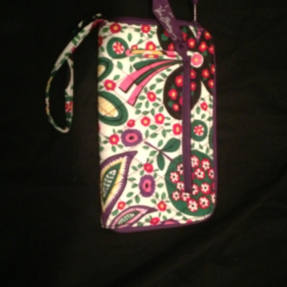 RESERVED!!! New pattern Vera Bradley wristlet