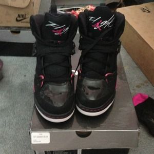 Jordan flight 45 high (gs). Size 7 youth