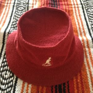 Kangol burgundy size large hat
