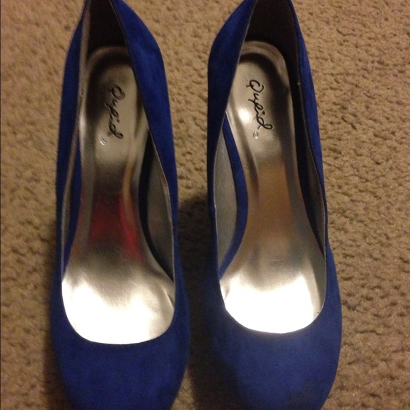 Heels - Picture 3 of 4