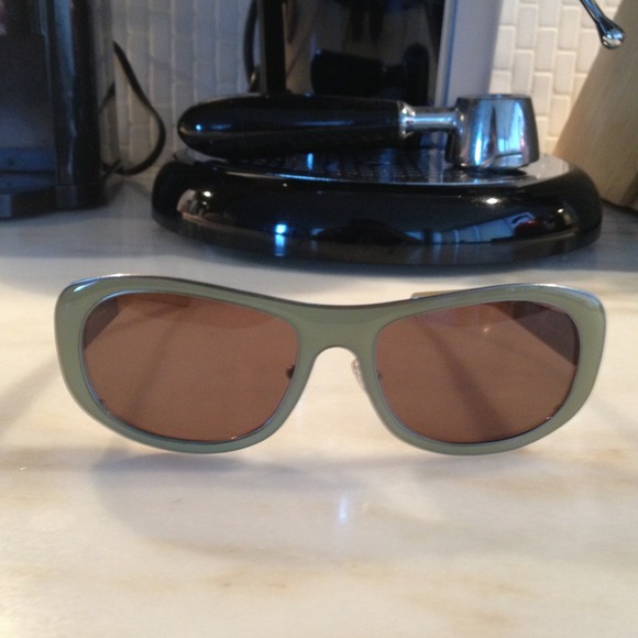 BUNDLE @kleinlori  MARNI Lacquer/Metal Sunglasses