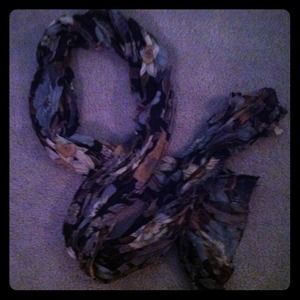Flowered scarf