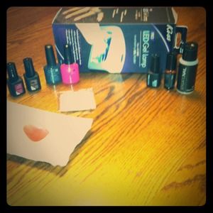 ⭐SOLD⭐Shellac Gel Nail Polish's & LED Lamp KIT