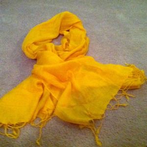 Lightweight golden scarf