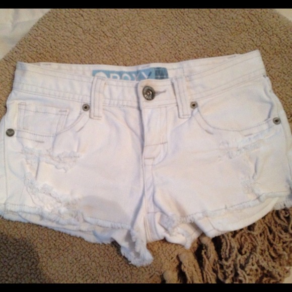 Distressed white jean shorts - Picture 2 of 3