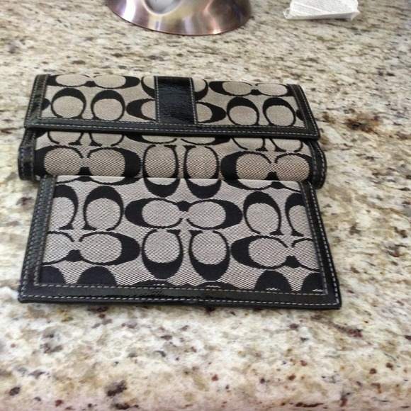 Authentic Coach Checkbook Wallet