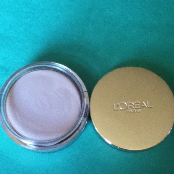 (SOLD) Makeup - Picture 2 of 4