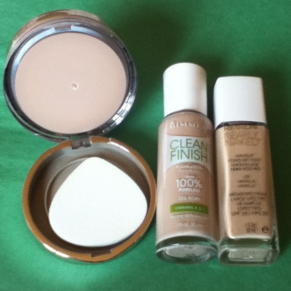 (SOLD) Makeup - Picture 4 of 4