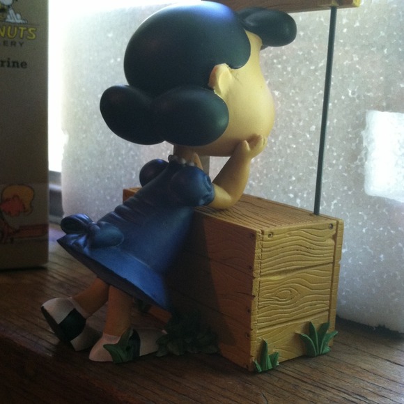 SOLD! Peanuts Gallery LUCY Good Advice Booth - Picture 3 of 3