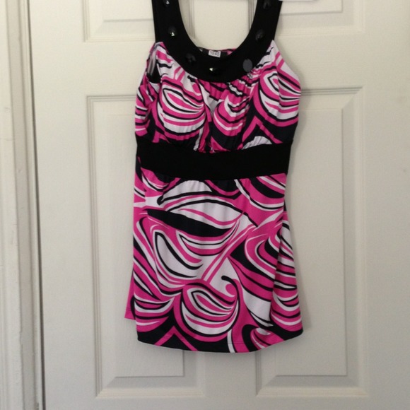 Cute top!!