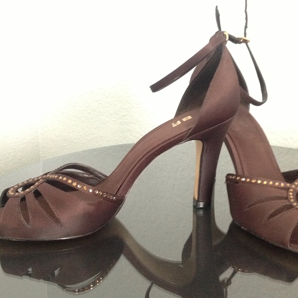 Chocolate Brown Satin Shoes - Picture 2 of 3